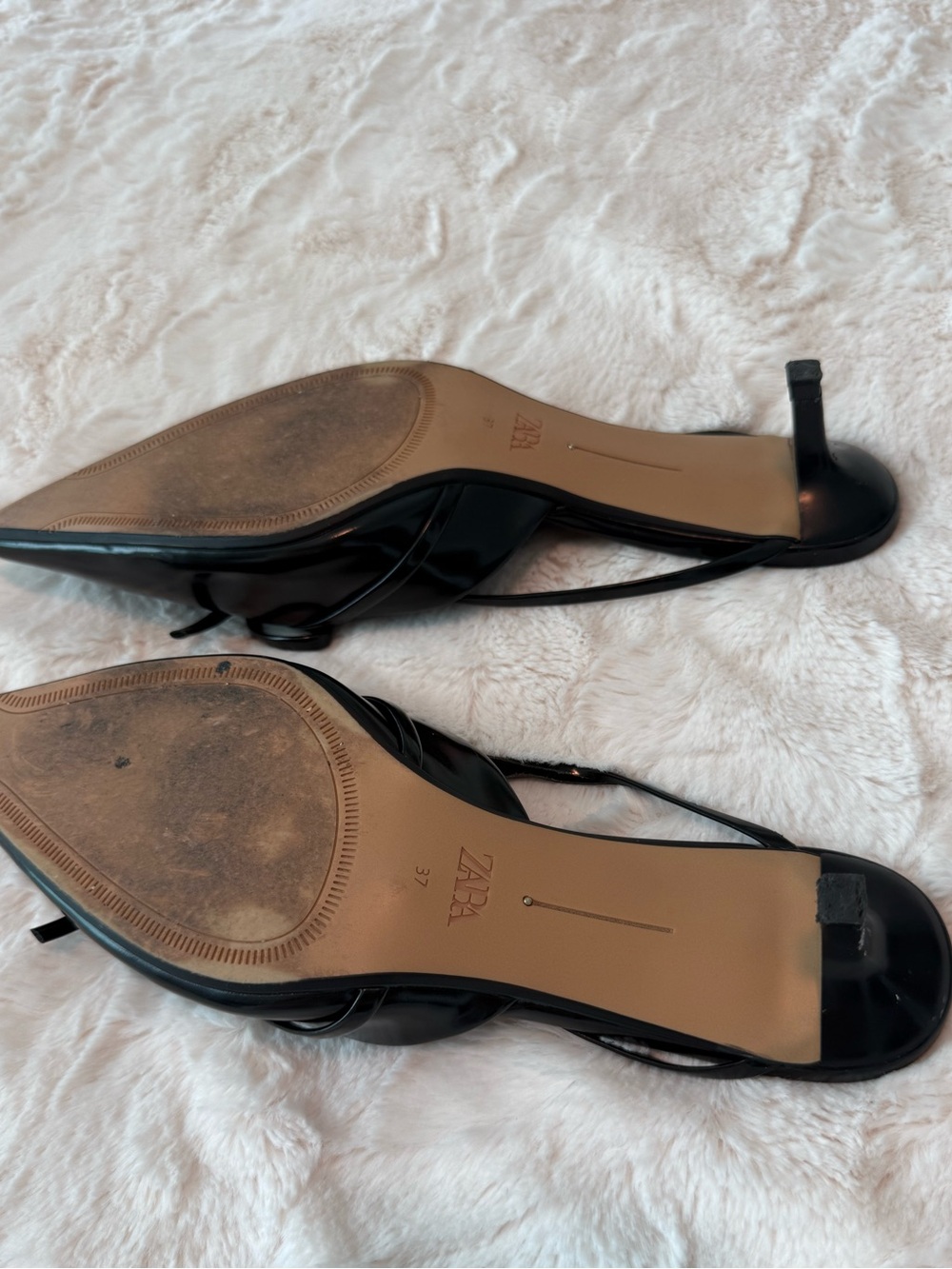 Zara Black Pointed Bow Kitten Heels - Picture 2 of 2